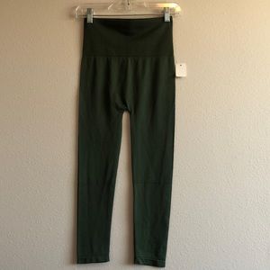 New zenana outfitters forest green leggings